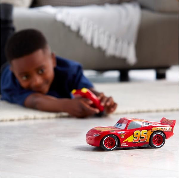 Disney Store Official Pixar Lightning McQueen Remote Control Car, Pixar Cars, 15cm/6'', 2.4 GHz, Moves in 4 Directions, Enjoy Hours of Fun, Suitable for Ages 3+