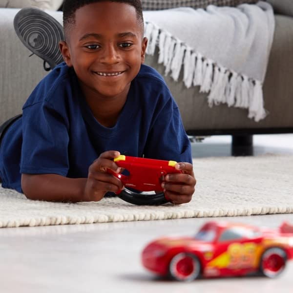 Disney Store Official Pixar Lightning McQueen Remote Control Car, Pixar Cars, 15cm/6'', 2.4 GHz, Moves in 4 Directions, Enjoy Hours of Fun, Suitable for Ages 3+